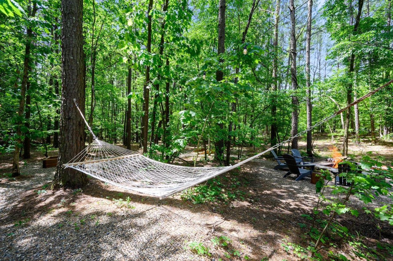 Hickory Bear Cabin: Pines, Hot Tub & Family Fun Broken Bow Exterior photo