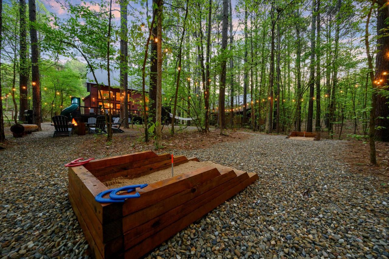 Hickory Bear Cabin: Pines, Hot Tub & Family Fun Broken Bow Exterior photo