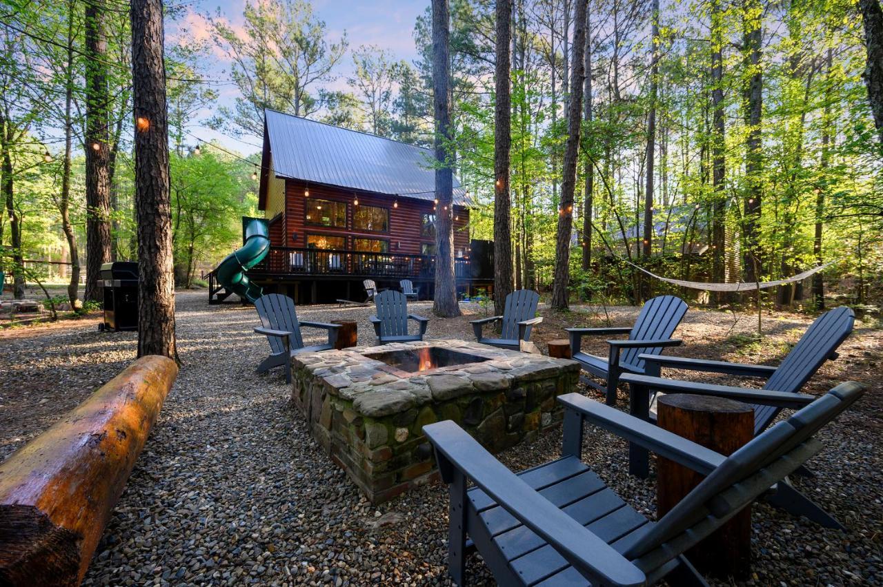 Hickory Bear Cabin: Pines, Hot Tub & Family Fun Broken Bow Exterior photo