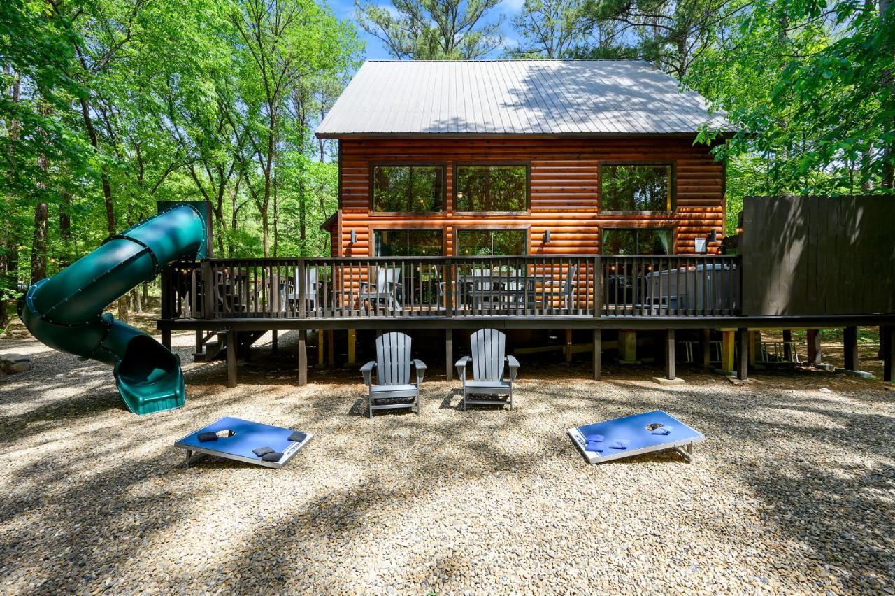 Hickory Bear Cabin: Pines, Hot Tub & Family Fun Broken Bow Exterior photo