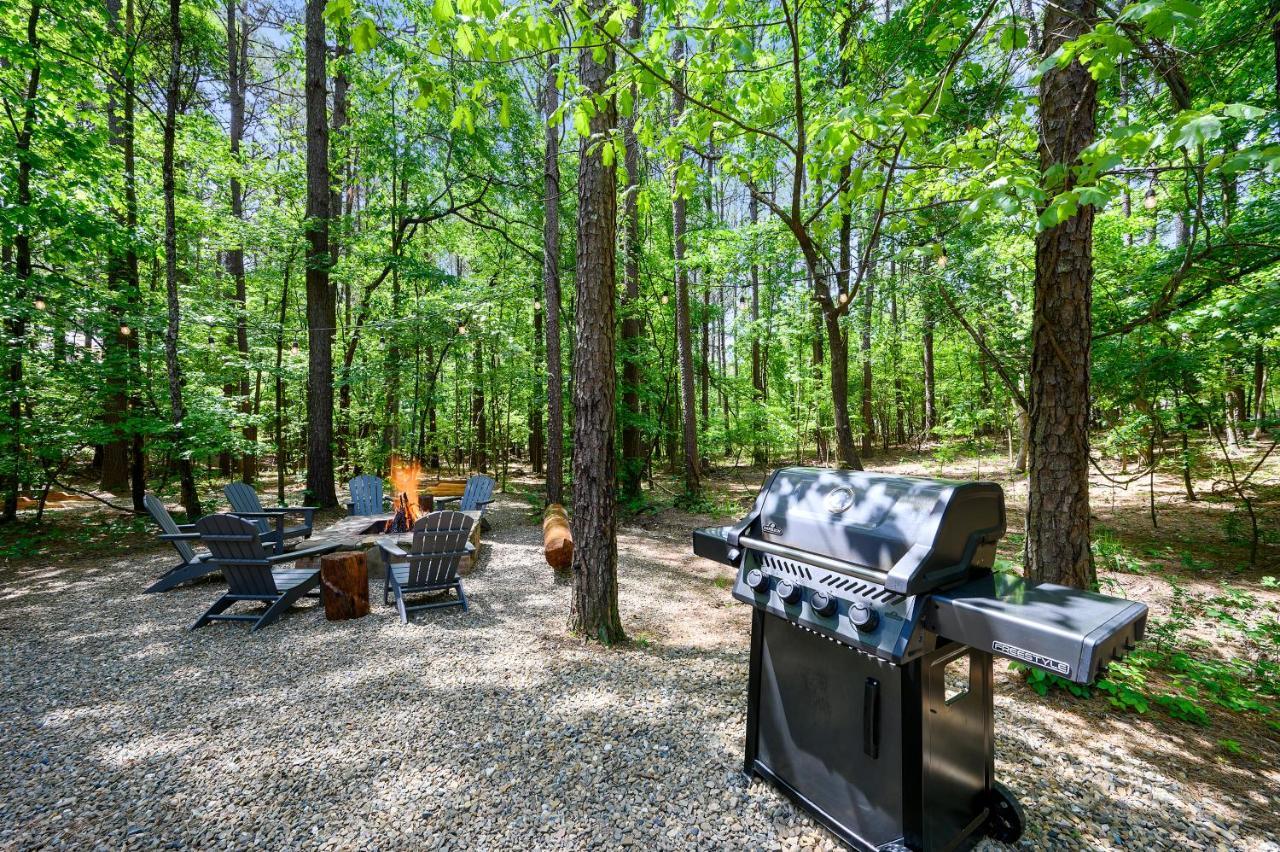 Hickory Bear Cabin: Pines, Hot Tub & Family Fun Broken Bow Exterior photo