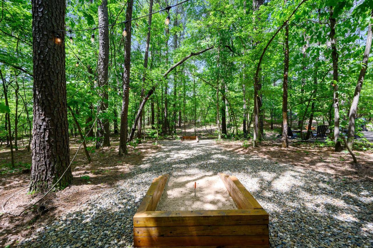 Hickory Bear Cabin: Pines, Hot Tub & Family Fun Broken Bow Exterior photo