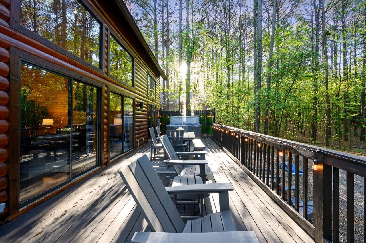Hickory Bear Cabin: Pines, Hot Tub & Family Fun Broken Bow Exterior photo